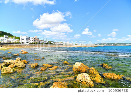 Scenery of Itarashiki, Yonabaru Town, Okinawa Prefecture [March 2023] 100936788