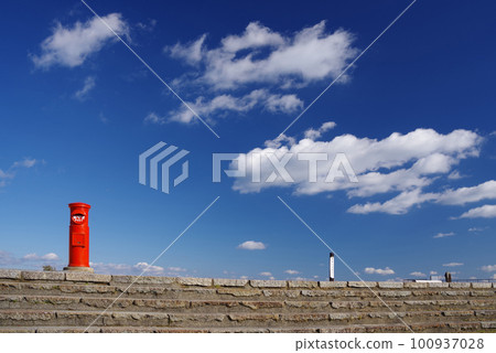 A mailbox in the sky, a sacred place for lovers [Ise-Shima Skyline Asakumayama Observatory] 100937028
