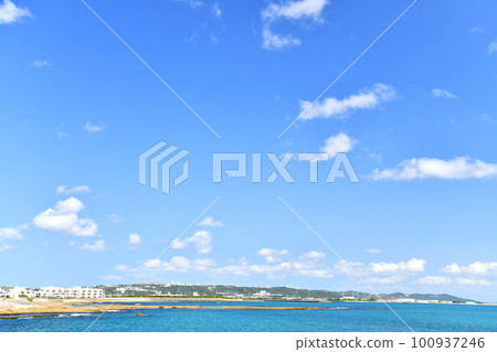 Looking towards Nishihara Town from Yonabaru Town (Yonabaru Town, Okinawa Prefecture) [March 2023] 100937246