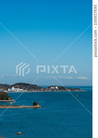 冬日陽光明媚的港口風景[岡山縣瀨戶內市牛窗] 100937695