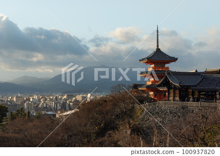 Kiyomizu temple, famous landmark and tourist attraction in Kyoto, Japan	 100937820