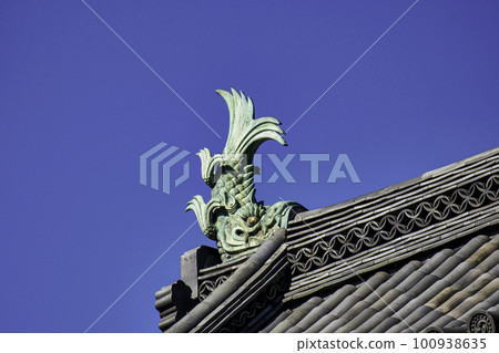 Imperial Palace, Imperial Palace East Gardens, Shachi at the Otemon Gate 100938635