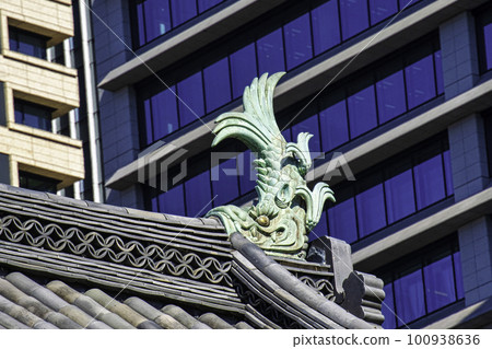 Imperial Palace, Imperial Palace East Gardens, Shachi at the Otemon Gate Imperial Palace, Imperial Palace East Gardens, Shachi at the Otemon Gate 100938636