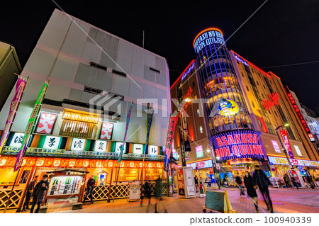 東京、台東區、淺草、六庫百老匯購物街夜間 東京、台東區、淺草、六庫百老匯購物街夜間 100940339