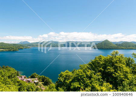Lake Toya in early summer viewed from Tsukiura Observatory in Toyako Town, Hokkaido [June] 100940646
