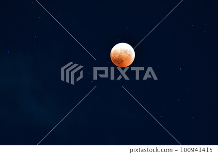 Total lunar eclipse (image) 100941415