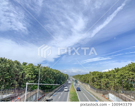 National Route 134 (Chigasaki city) running along the Shonan coastline 100943379
