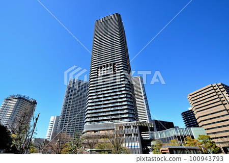 Scenery of skyscraper apartments near Kachidoki Station Scenery of skyscraper apartments near Kachidoki Station 100943793