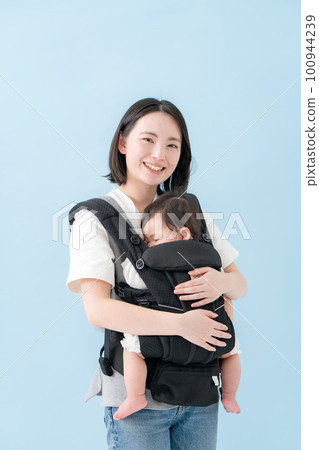 baby cuddle string soothe sleep baby cuddle string soothe sleep 100944239