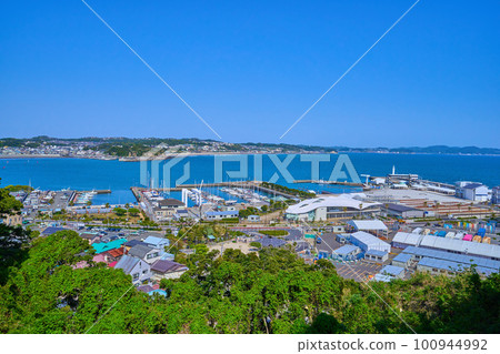 春季神奈川縣藤澤市江之島遊艇港的景色 春季神奈川縣藤澤市江之島遊艇港的景色 100944992