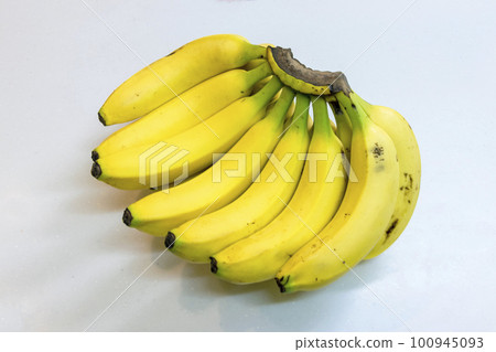 Bunch of bananas Bunch of bananas 100945093