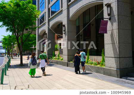 [兵庫縣]在五月清爽的藍天假期在神戶觀光 100945969