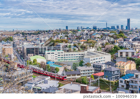 (神奈川縣)從橫濱市 Gumyoji 公園看到的橫濱市景 (神奈川縣)從橫濱市 Gumyoji 公園看到的橫濱市景 100946359