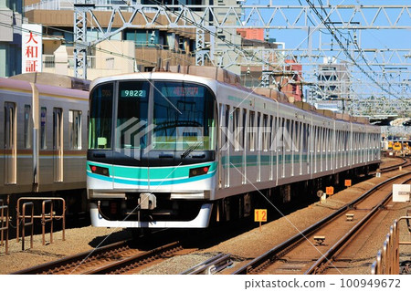 [Tokyo Metro] Series 9000 (Tokyu Meguro Line: Musashikosugi Station) 100949672