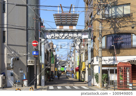 Kaizuka Central Shopping Street in front of Kaizuka Station on the Nankai Main Line, Kaizuka City, Osaka Prefecture 100949805