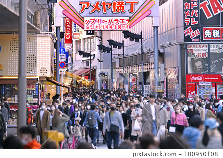 日本東京城市景觀個人決定......戴著口罩 日本東京城市景觀個人決定......戴著口罩 100950108