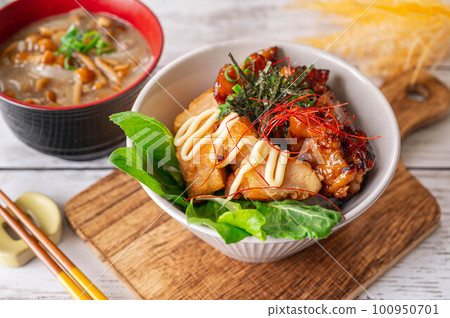 味噌蘑菇蘑菇雞碗 100950701