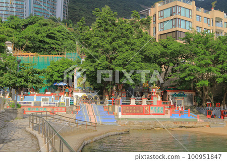 14 Sept 2013 Repulse Bay beach, China beachfront skyline 100951847