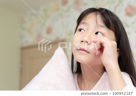 elementary school girl sleeping in bed elementary school girl sleeping in bed 100952187