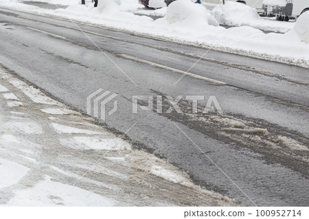 Snow on the road Snow on the road 100952714