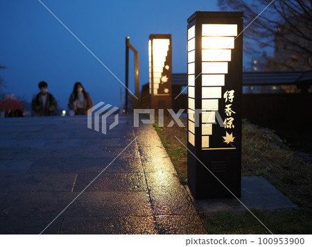 雨後的伊香保溫泉,石階上的燈籠 雨後的伊香保溫泉,石階上的燈籠 100953900
