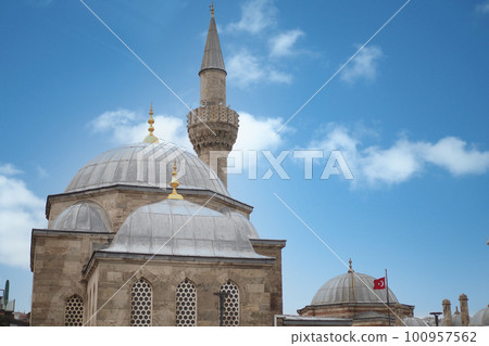 a beautiful mosque against blue sky a beautiful mosque against blue sky 100957562