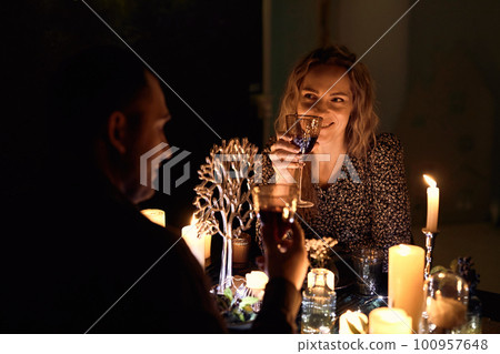 Romantic Candlelit Dinner for Two in restaurant Romantic Candlelit Dinner for Two in restaurant 100957648