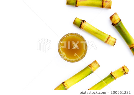 Fresh squeezed sugar cane juice Fresh squeezed sugar cane juice 100961221
