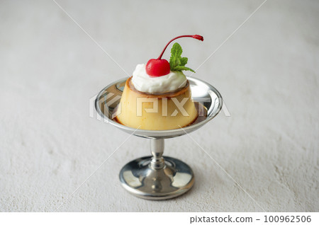 classic pudding 100962506