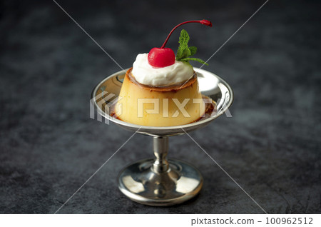 classic pudding 100962512