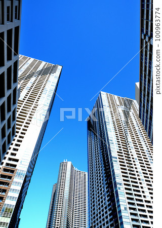 THE TOKYO TOWERS SEA TOWER and other high-rise apartments in the Kachidoki/Tsukishima area 100963774