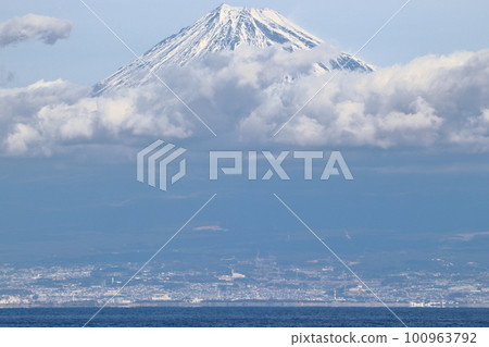雨雲是富士山泉水的源頭 100963792