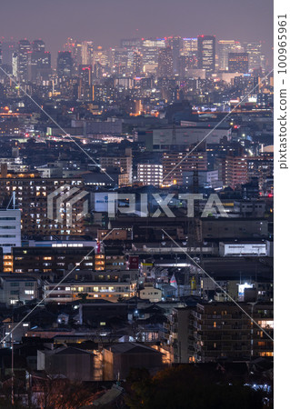 《Osaka Prefecture》 Night view of central Osaka seen from Higashi-Osaka 《Osaka Prefecture》 Night view of central Osaka seen from Higashi-Osaka 100965961