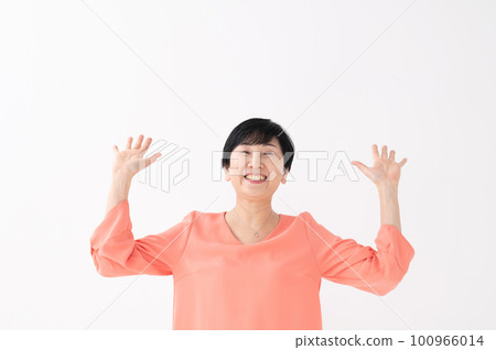 驚訝的女人驚訝 驚訝的女人驚訝 100966014