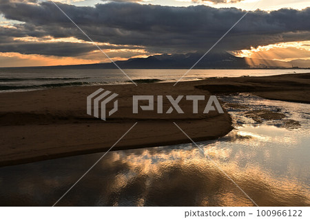Daisen from Yumigahama Beach 100966122