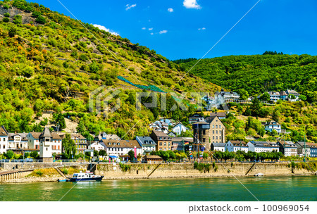 Kaub town in the Upper Middle Rhine Valley. UNESCO world heritage in Germany Kaub town in the Upper Middle Rhine Valley. UNESCO world heritage in Germany 100969054