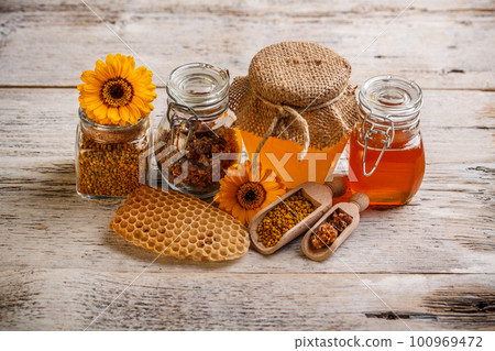Composition of honey Composition of honey 100969472