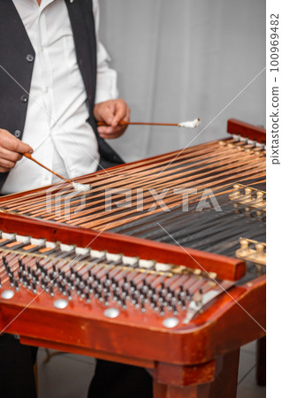 Dulcimer musical instrument Dulcimer musical instrument 100969482