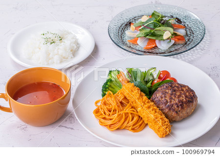 美味的漢堡午餐 美味的漢堡午餐 100969794