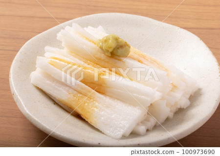 Shredded yam with wasabi soy sauce 100973690