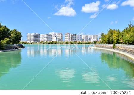 西崎北大橋/從元德川眺望豐崎/豐崎虹公園（沖繩縣豐見城市）[2023年2月] 100975235