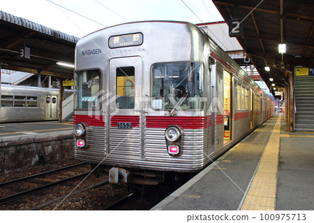 Suzaka Station Series 3500 100975713