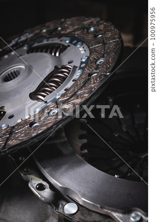 New clutch kit car clutch disc and release plate. high contrast 100975956