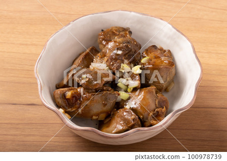 grilled chicken liver 100978739