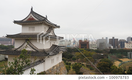 Akashi castle turret and Akashi town Akashi castle turret and Akashi town 100978783