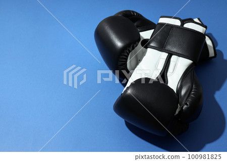 Concept of boxing and sport lifestyle with boxing gloves 100981825