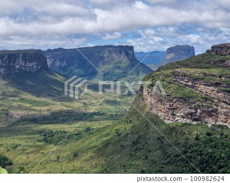 Morro do Pai Inacio in Chapada Diamantina National Park in Brazil 100982624