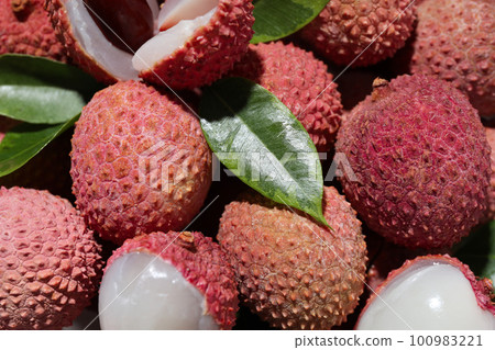 Concept of tasty and delicious exotic fruit - Lychee 100983221