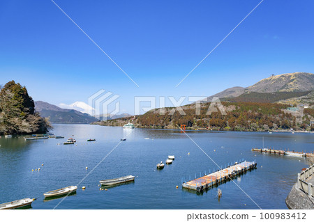 Hakone Town, Kanagawa Prefecture Lake Ashinoko and Mt. Fuji 100983412
