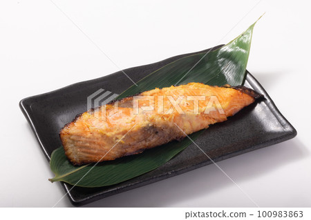 Grilled Coho Salmon with Saikyo Pickles 100983863